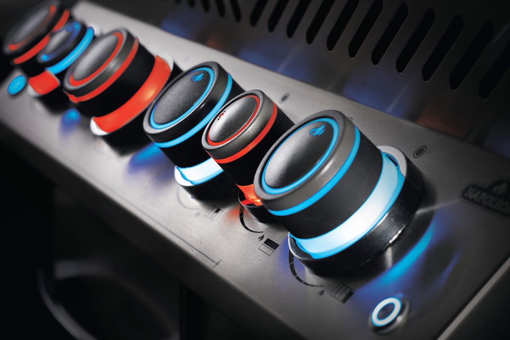 Prestige 500 RSIB barbecues feature Napoleon’s Red-Green-Blue (RGB) Spectrum NIGHT LIGHT Knobs with SafetyGlow allow you to maintain perfect heat control, 24/7. They are also an added safety feature by lighting up to alert you when the gas is still on – never forget the gas on again! Safety and quality for the home and family.