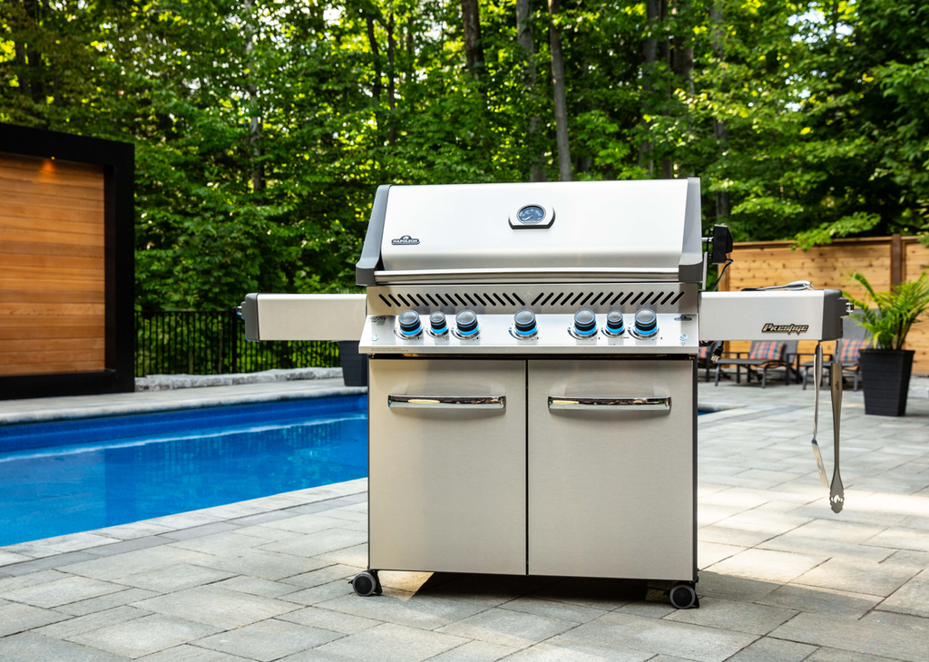 Poolside or lakeside, the Prestige gas barbcues are great grilling BBqs for any location. Insulated lids even allow for quality grilling mid-winter.
