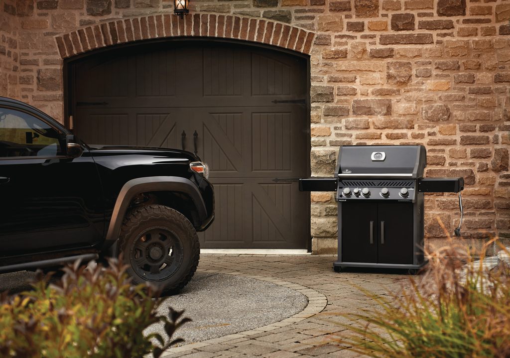 The Rogue XT 525 SIB grills are an eye pleaser and a taste bud pleaser. Quality-built to last, take your grilling to a new level. Go different, go ROGUE
