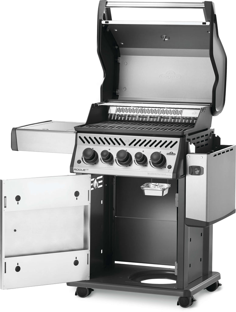 Internal view of the ROgue SE 425 RSIB gas grill, showing large internal storage, rear and side infrared bruners, collapsible shelves, and large cooking area.