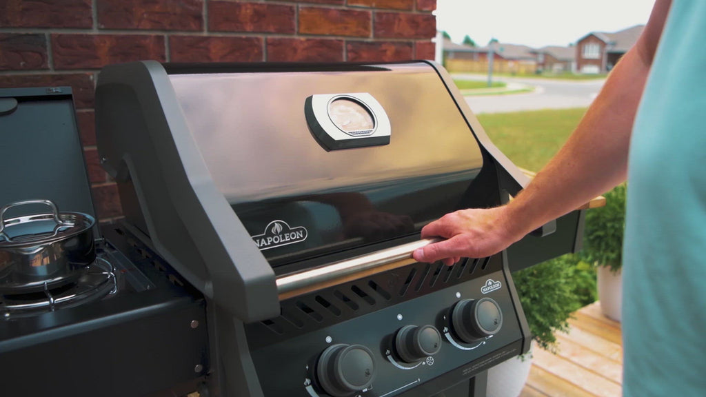 Napoleon Rogue Gas Grills Promo video. All black grills are high quality and affordable gas barbecues. All models include a range side burner, for any sauces or other items to cook.